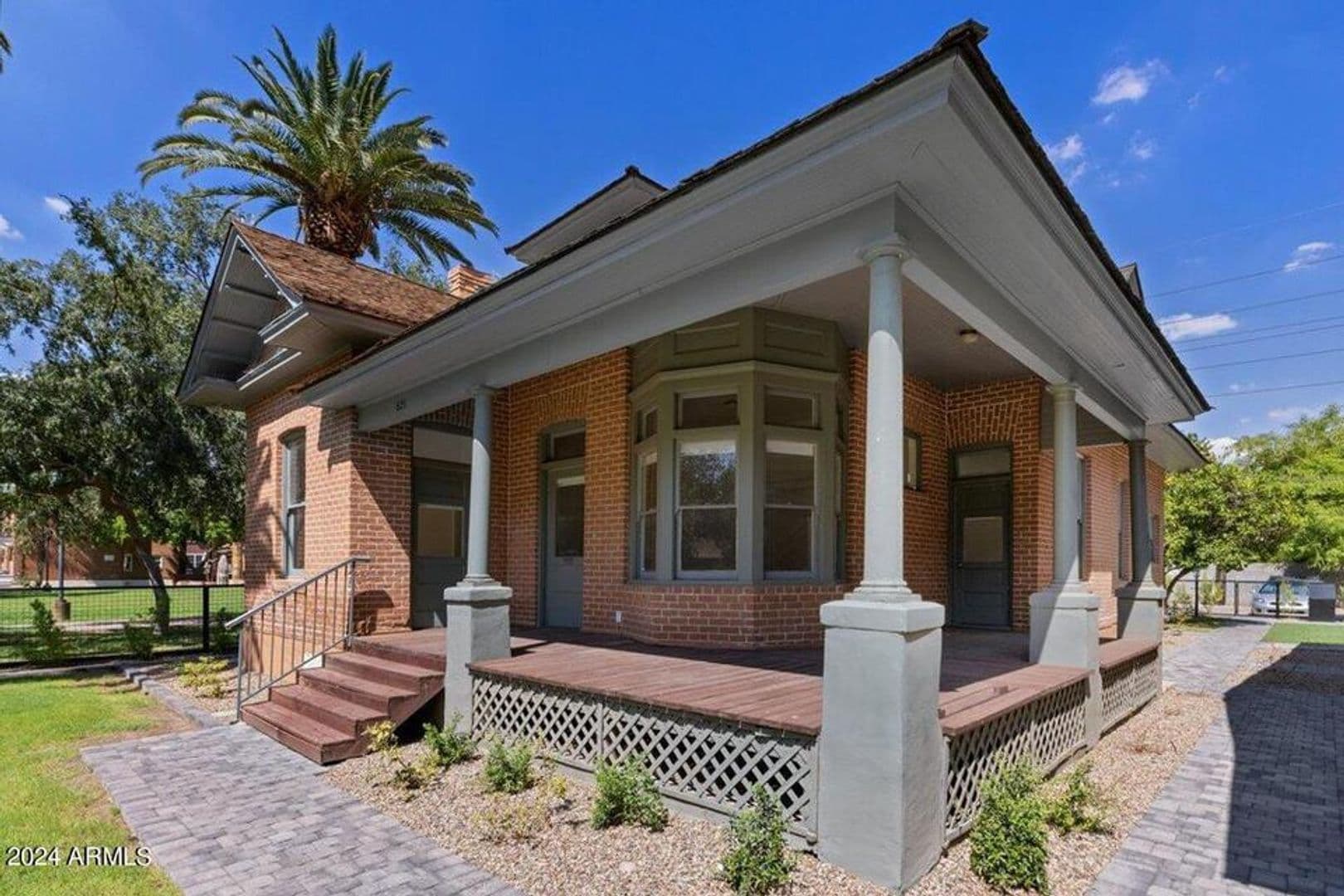 Phoenix House: 825 N 3rd Avenue