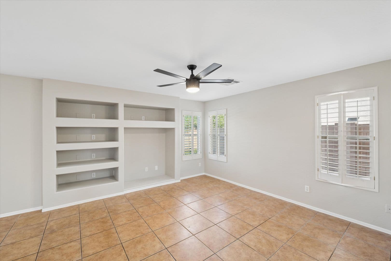 Cave Creek House: 4724 E Preserve Way