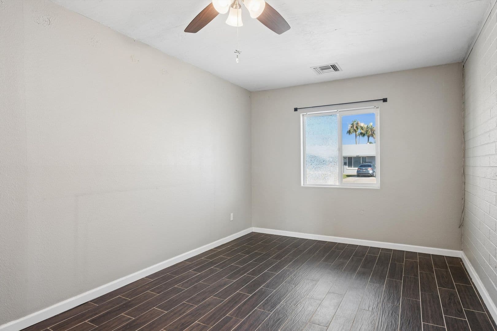 Phoenix House: 2327 W Sunnyside Avenue