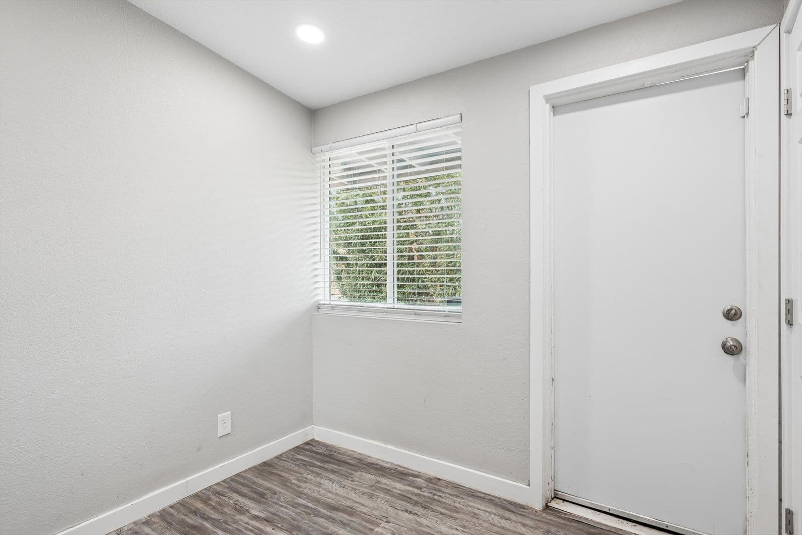 Mesa Apartment: 449 N Williams