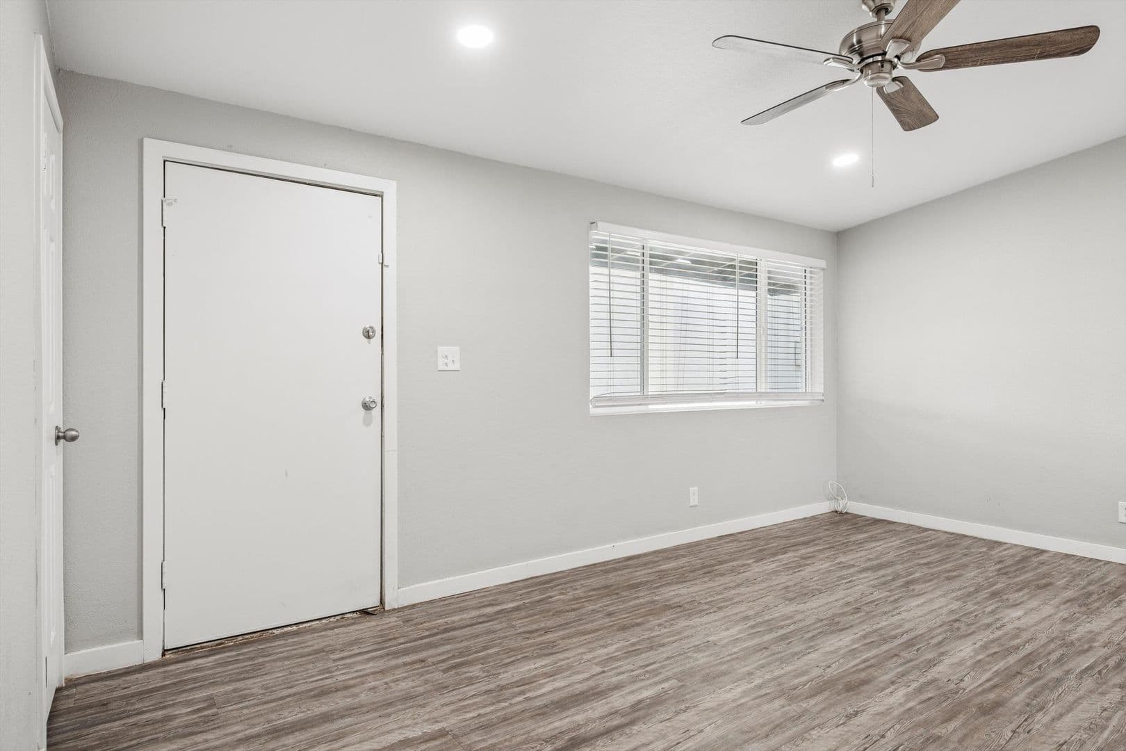 Mesa Apartment: 449 N Williams