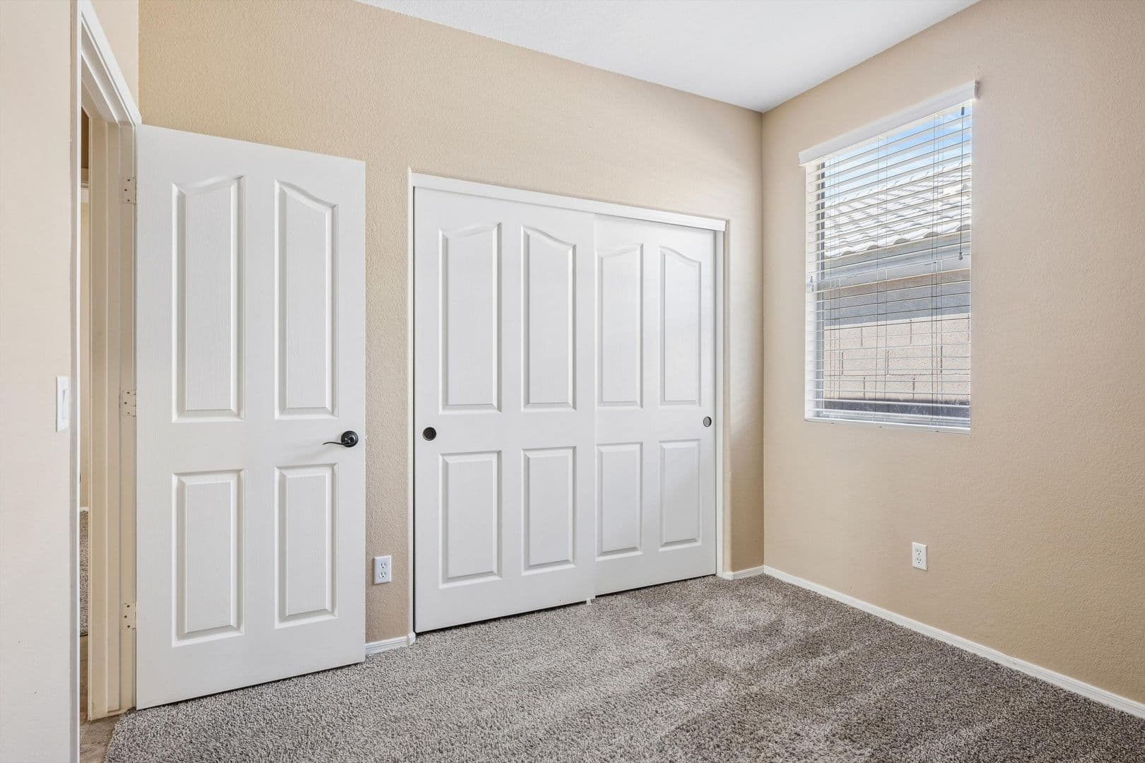 Peoria House: 9161 W Salter Drive