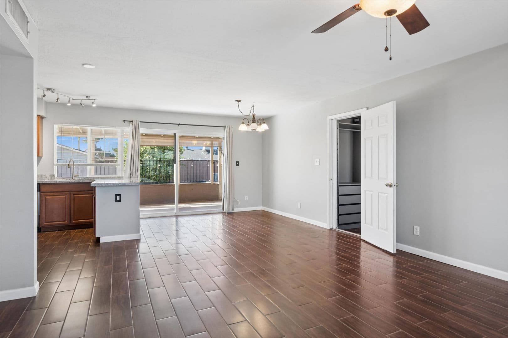 Phoenix House: 2327 W Sunnyside Avenue