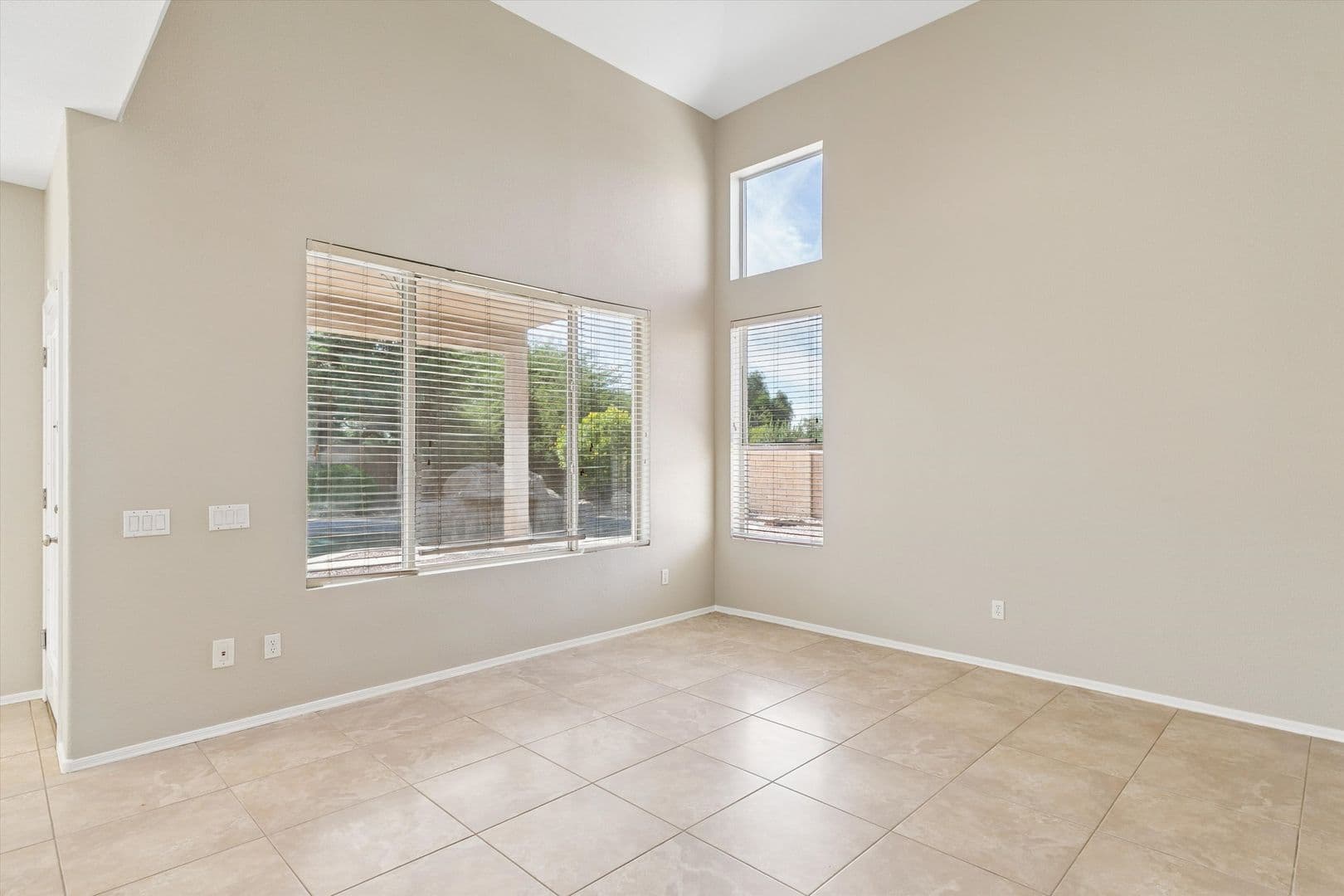 Cave Creek House: 26803 N 43rd Street
