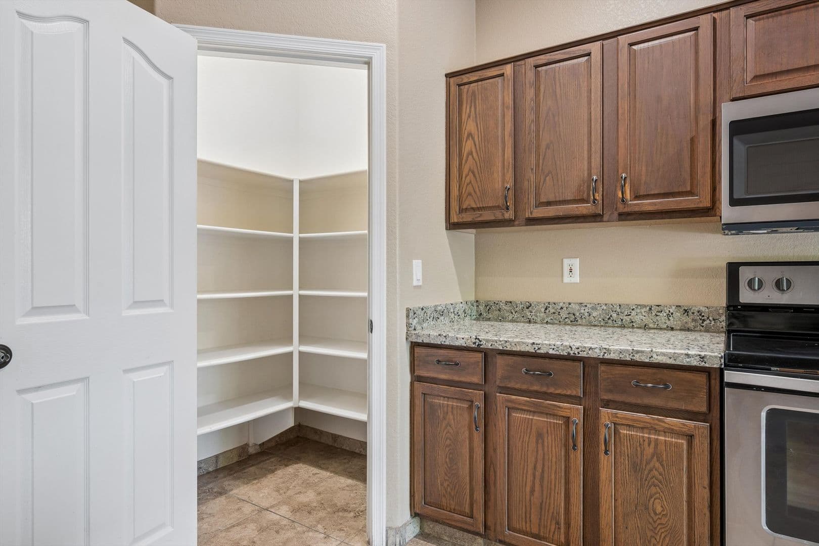 Peoria House: 9161 W Salter Drive