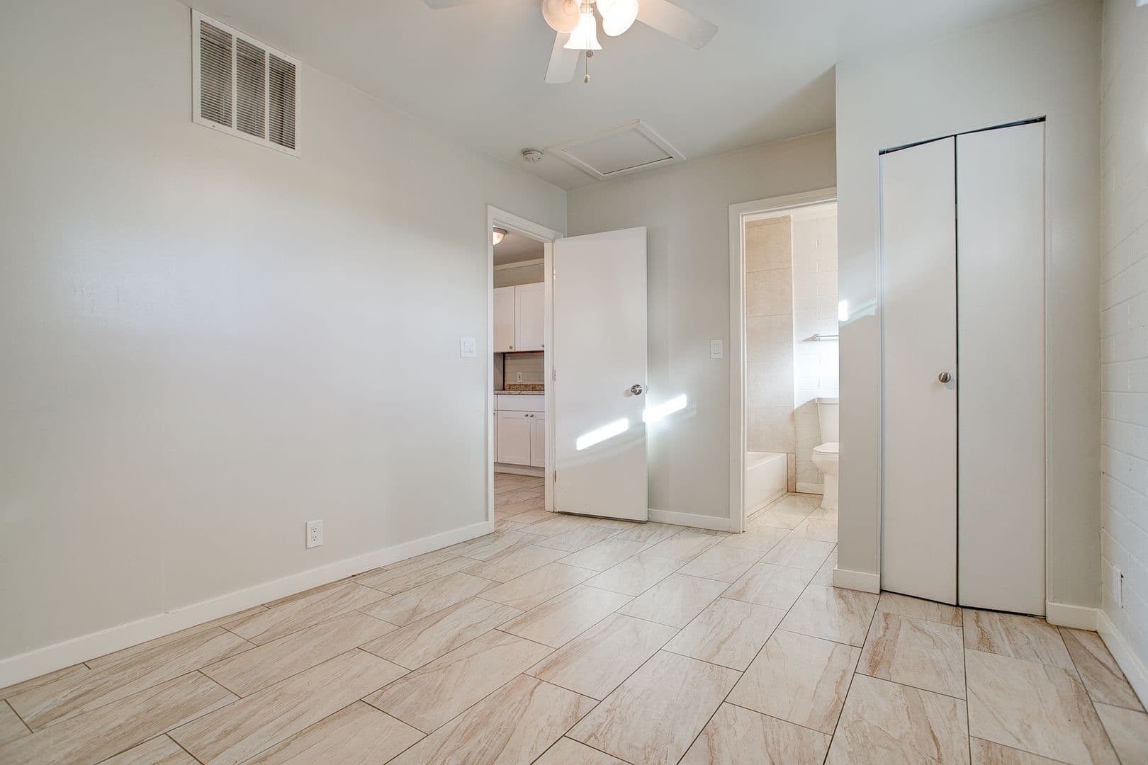 Phoenix Apartment: 206-216 E Jones Avenue