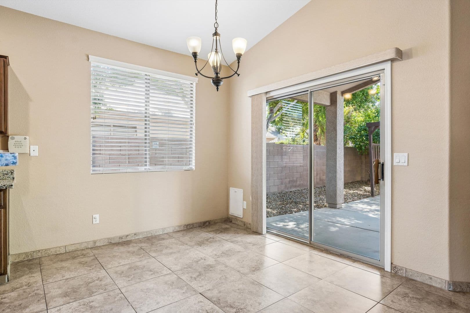 Peoria House: 9161 W Salter Drive