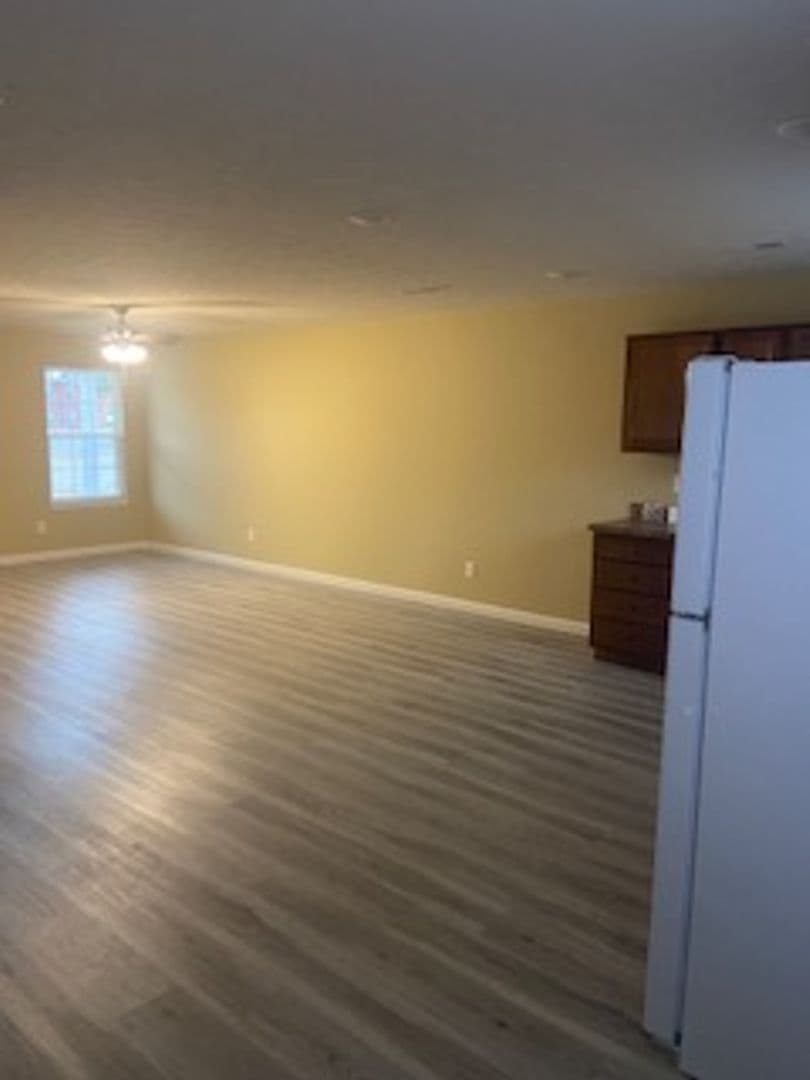 Bardstown Apartment: Pineview Drive