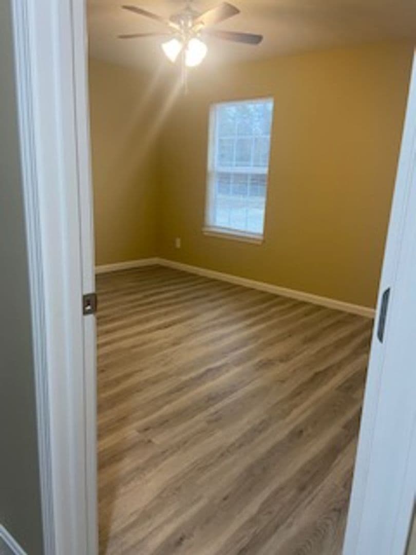 Bardstown Apartment: Pineview Drive