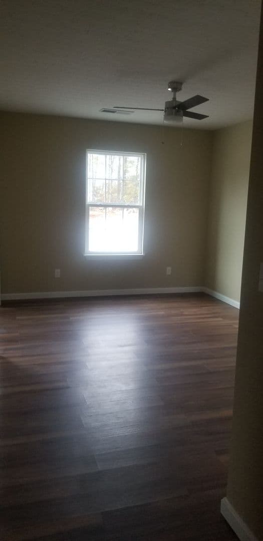 Bardstown Apartment: Pineview Drive