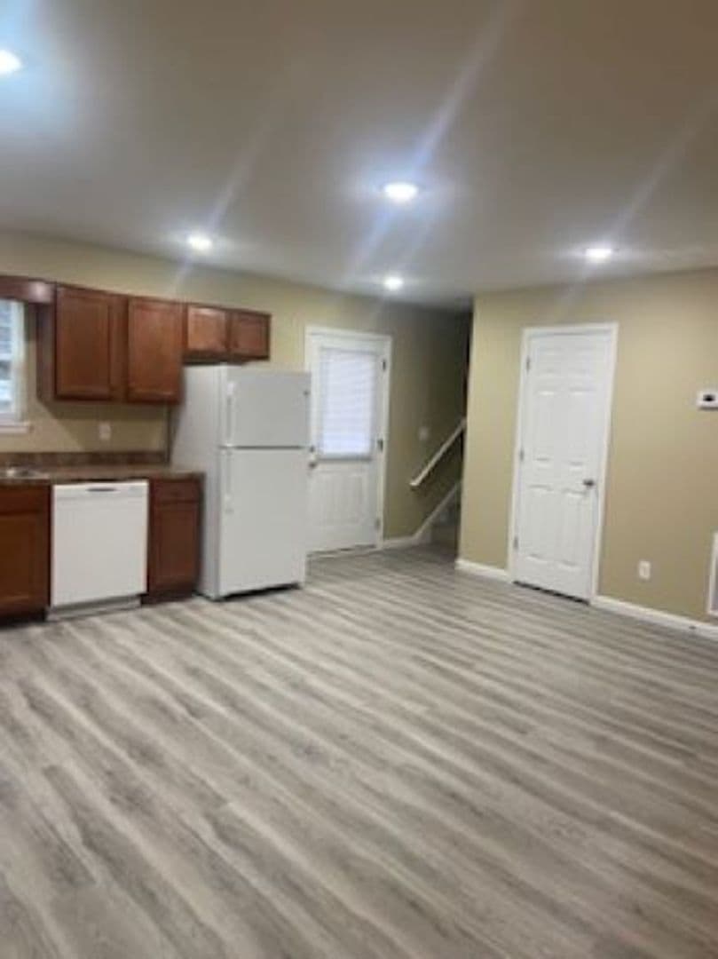 Bardstown Apartment: Pineview Drive