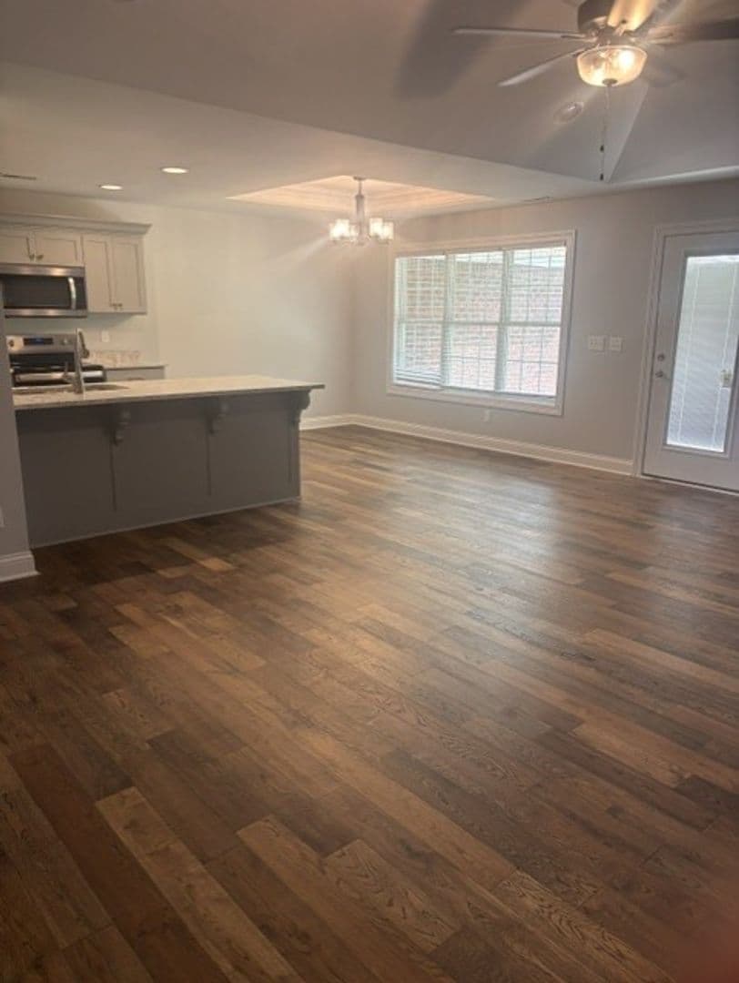 Bardstown Apartment: Lala Lane