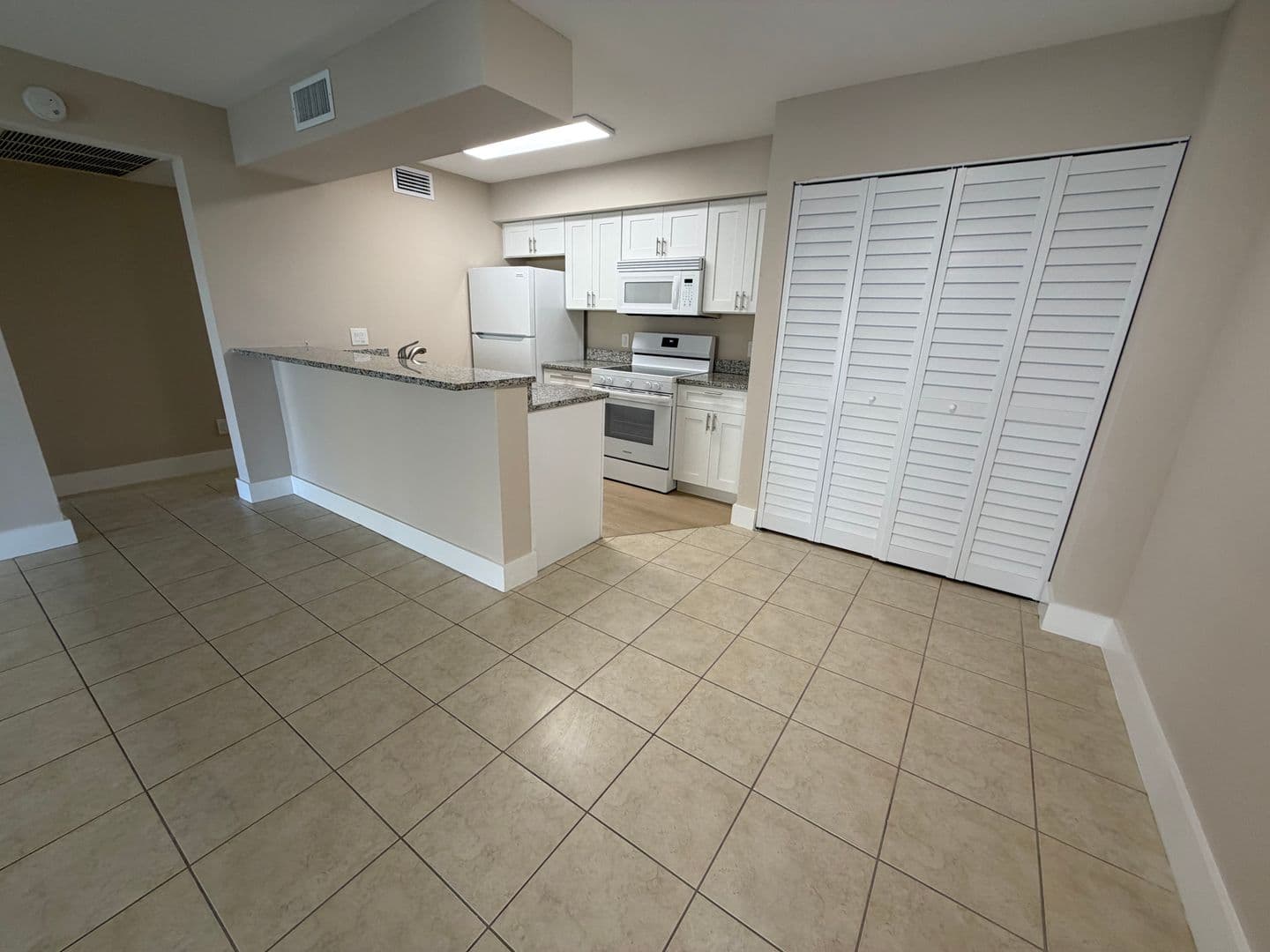 Fort Myers Condo: 5317 Summerlin Rd.