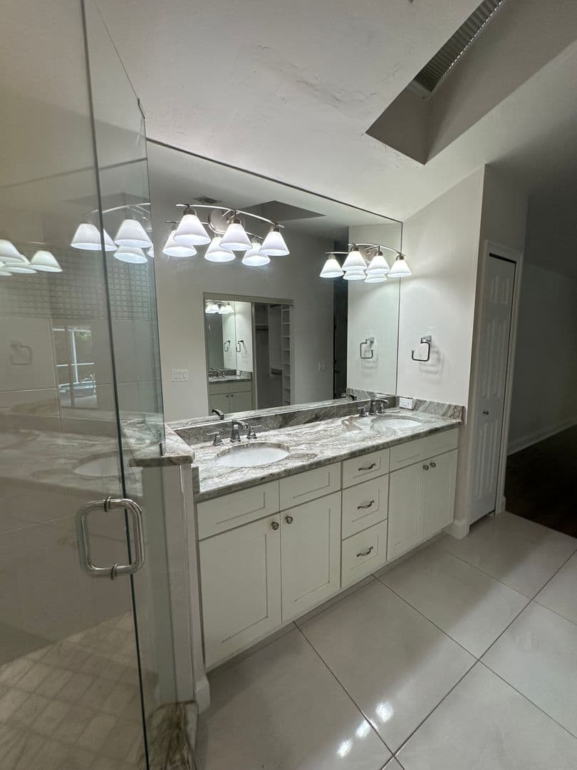 Estero House: 21194 Old Oak Pl