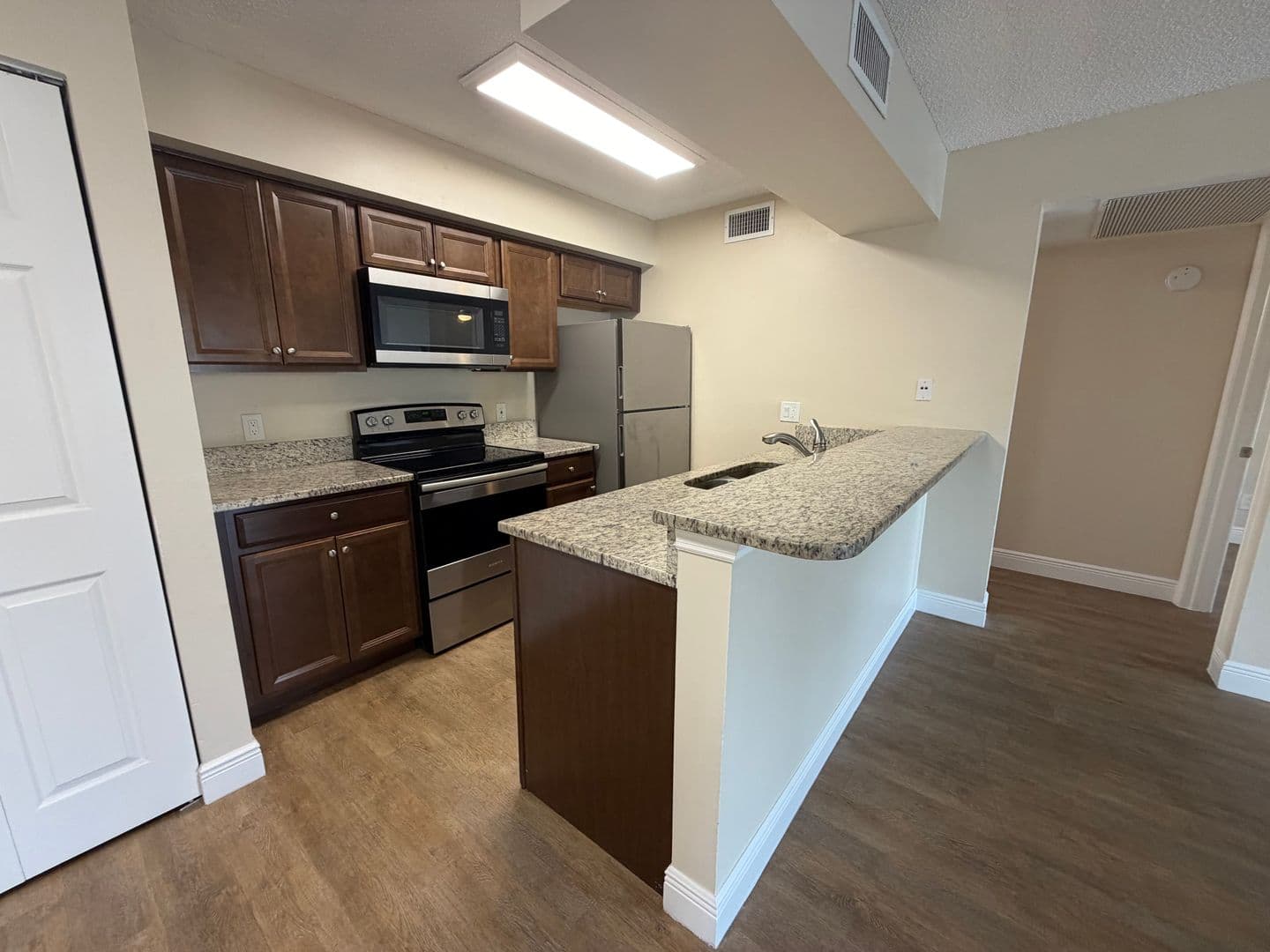 Fort Myers Condo: 5321 Summerlin Rd.