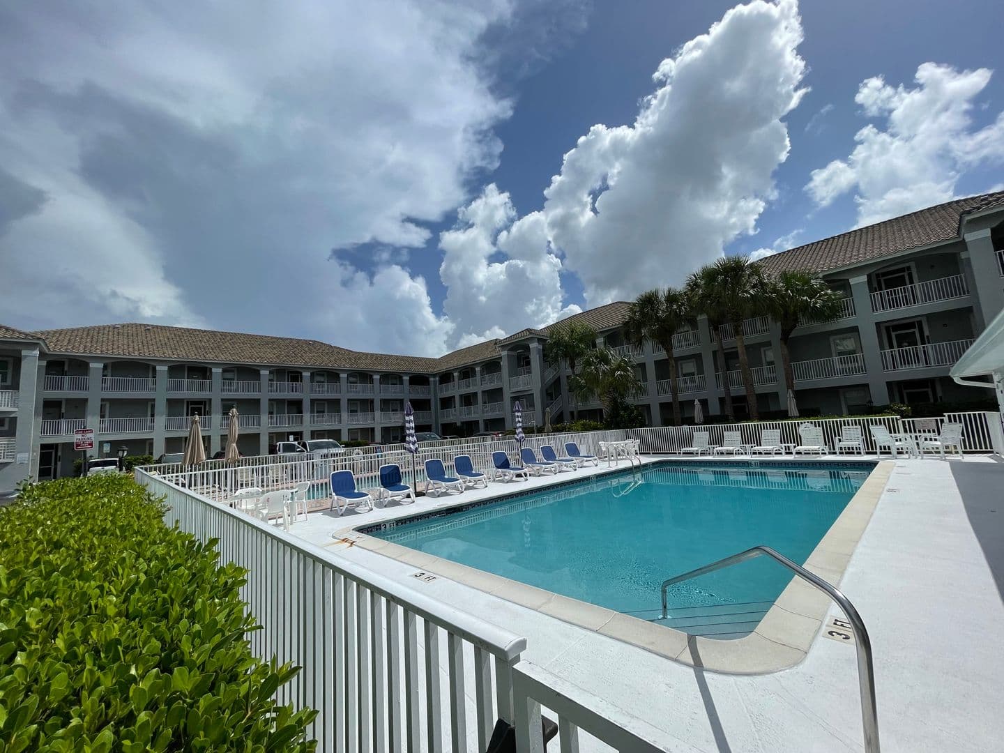 Naples Condo: 519 Roma Ct. #2103