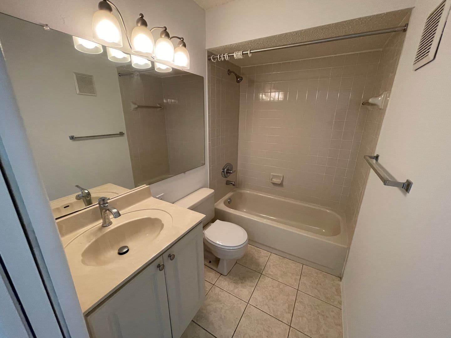 Naples Condo: 2178 Arbour Walk Cir. #2324