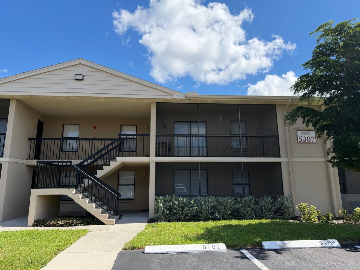 Fort Myers Condo: 5307 Summerlin Rd.