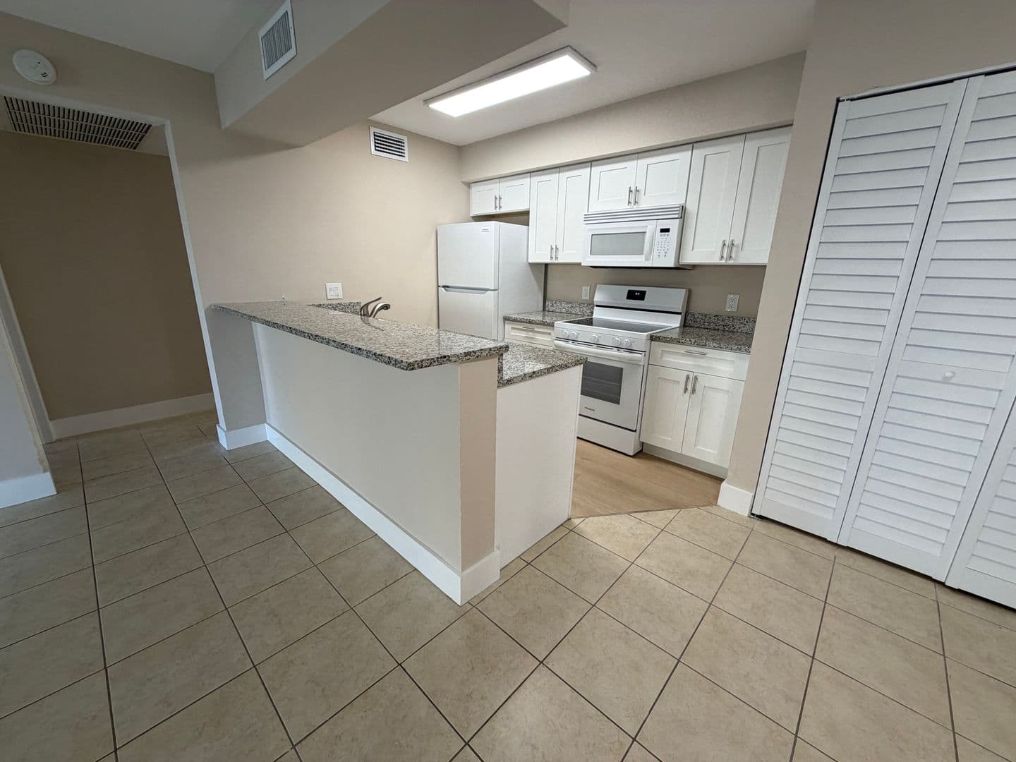 Fort Myers Condo: 5317 Summerlin Rd.