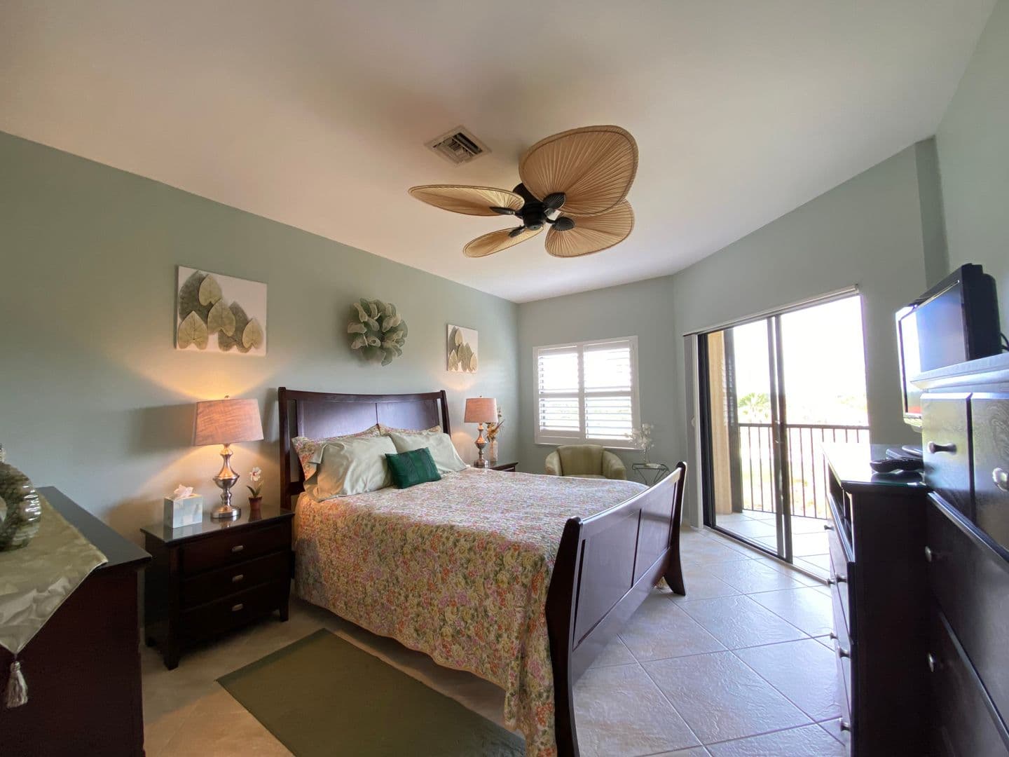 Naples Condo: 230 Vintage Cir.