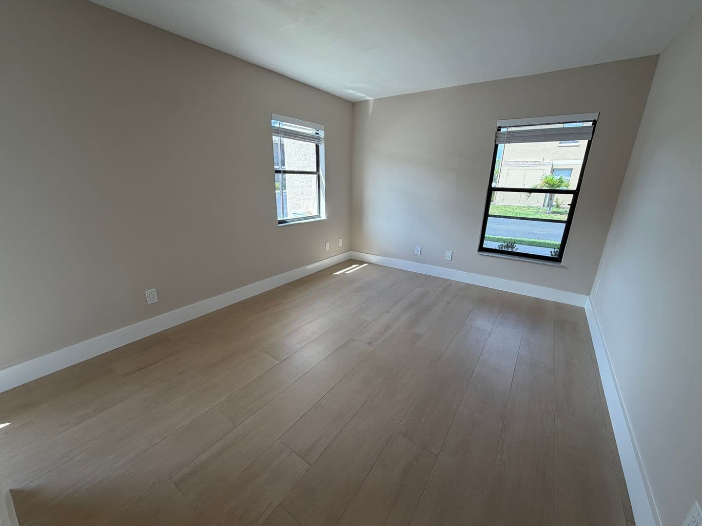 Fort Myers Condo: 5317 Summerlin Rd.