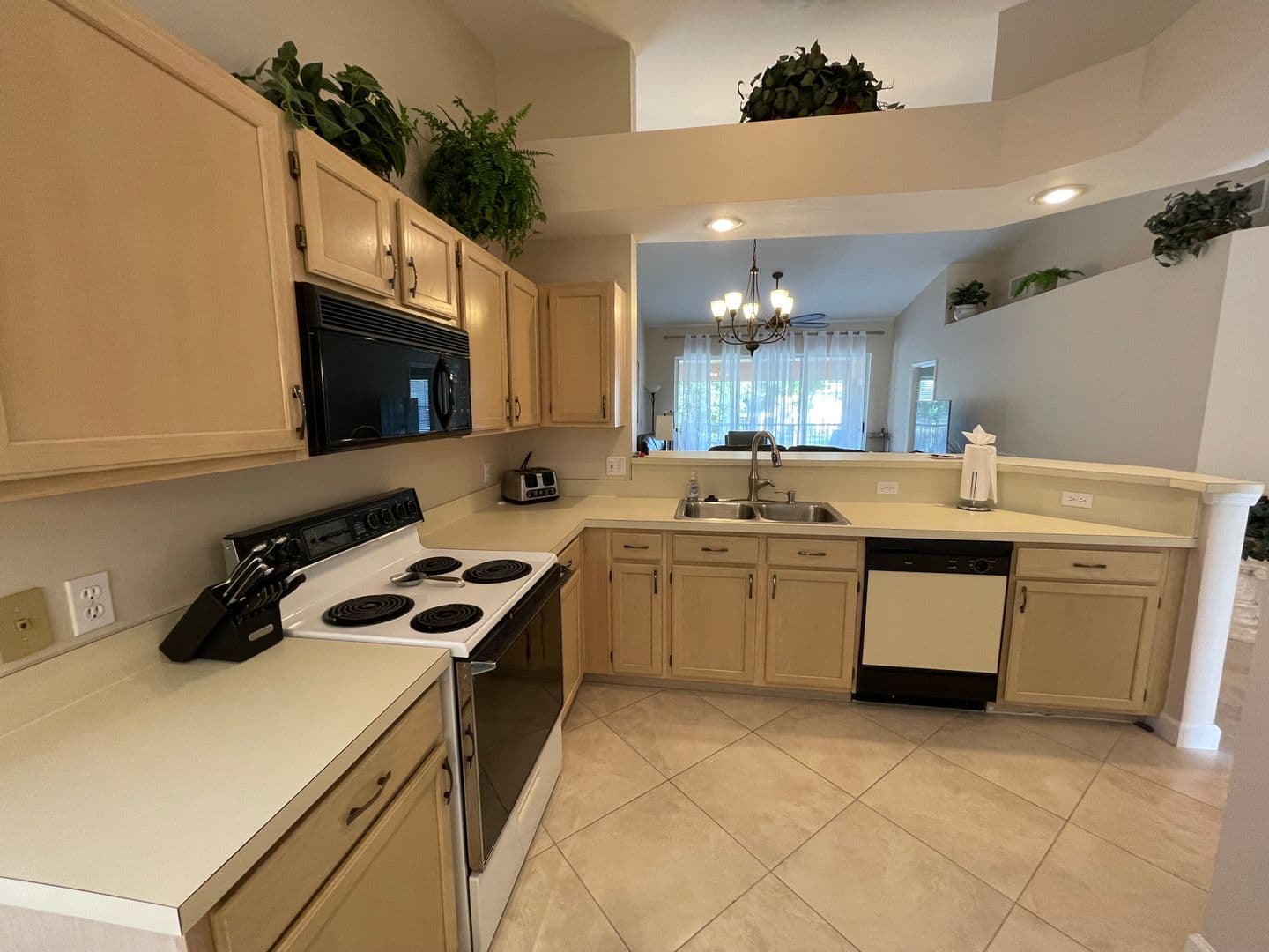 Naples Condo: 440 Wiggins Lake Ct. #201