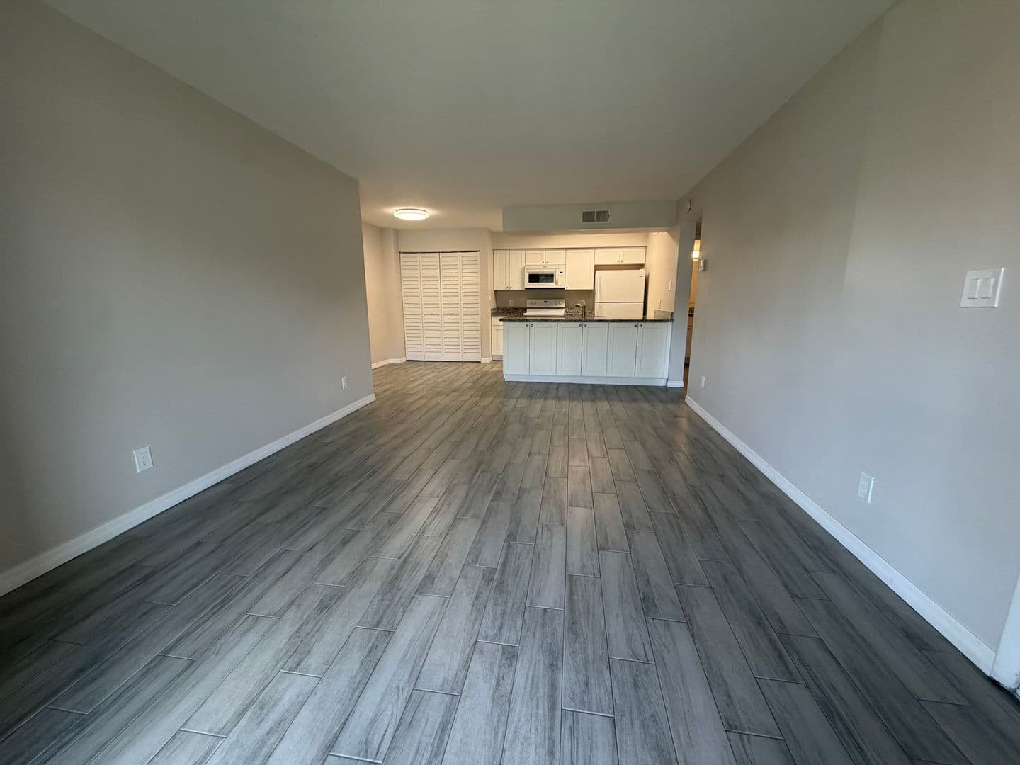 Fort Myers Condo: 5307 Summerlin Rd.
