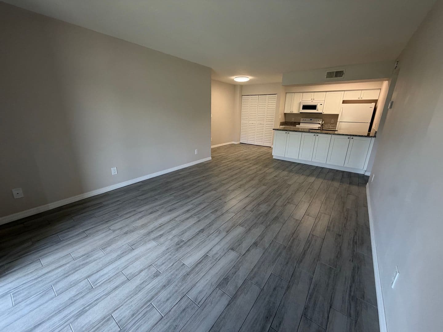 Fort Myers Condo: 5307 Summerlin Rd.
