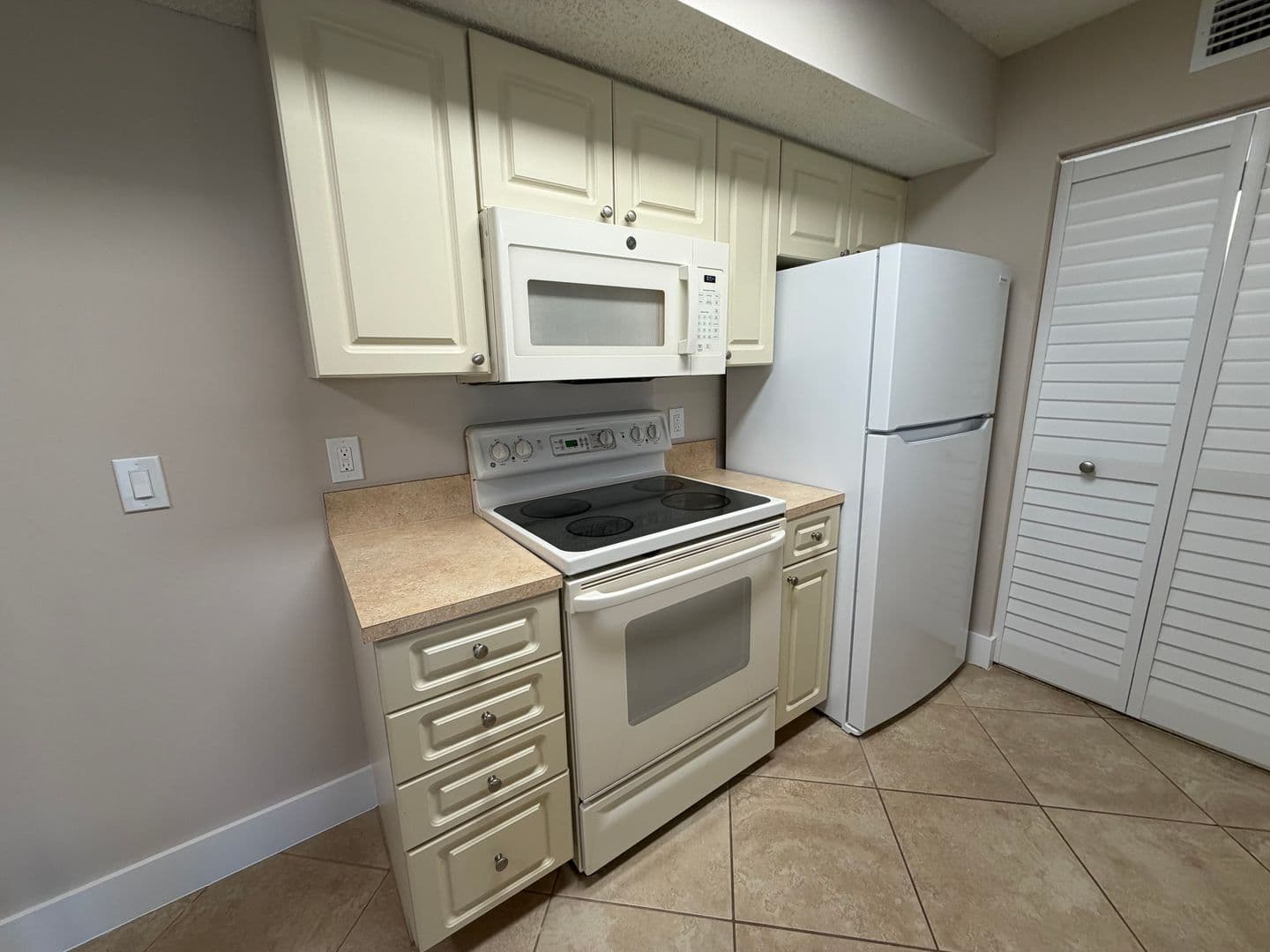 Naples Condo: 2094 Arbour Walk Cir.