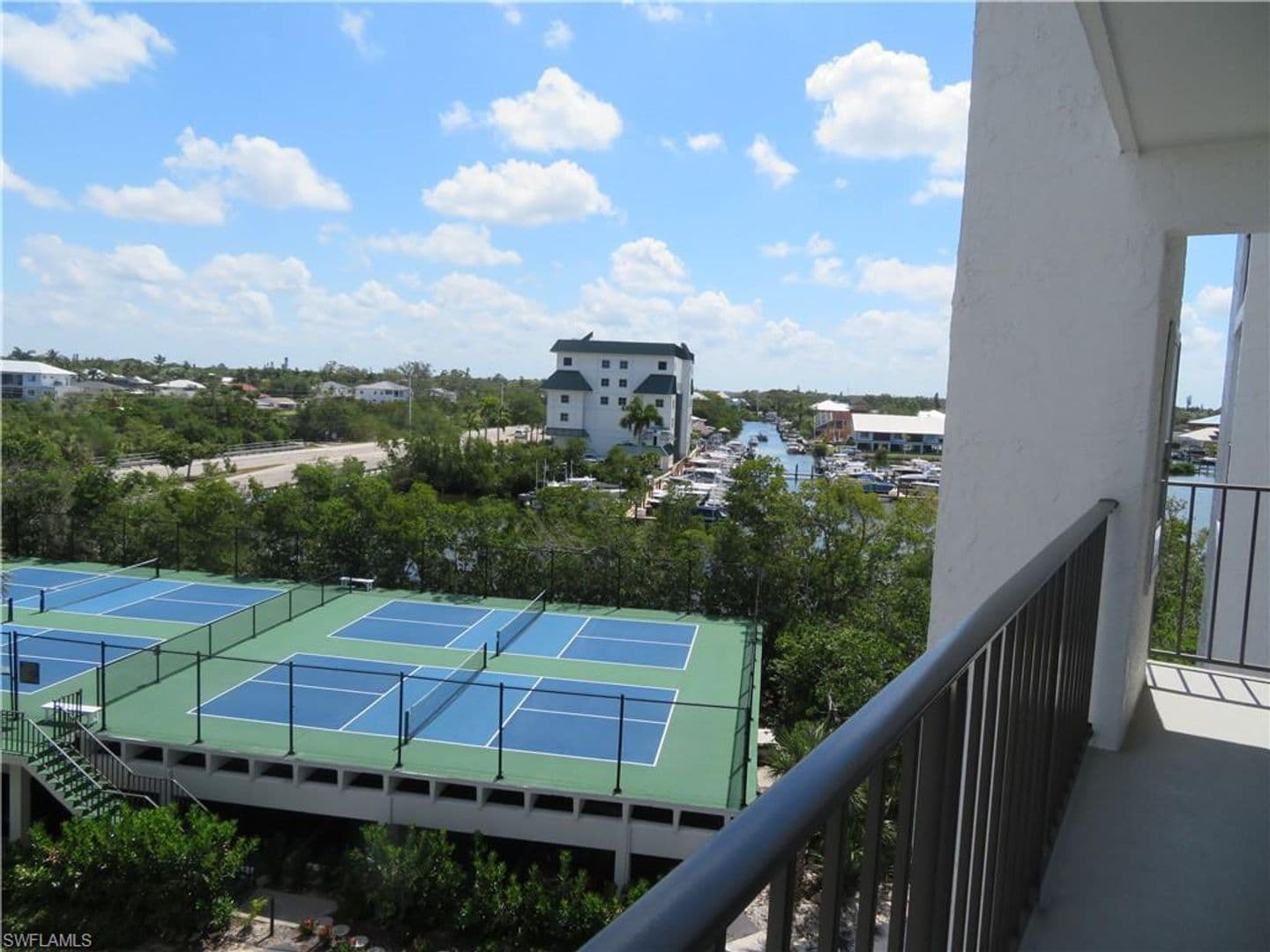Bonita Springs Condo: 4835 Bonita Beach Rd.