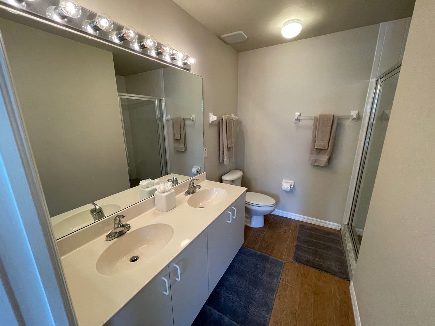 Naples Condo: 519 Roma Ct. #2103