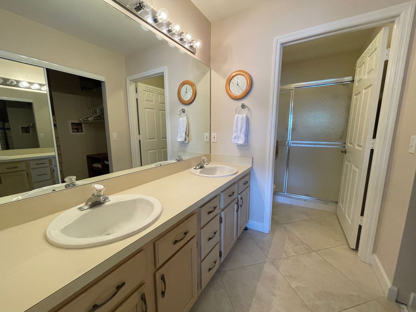 Naples Condo: 440 Wiggins Lake Ct. #201