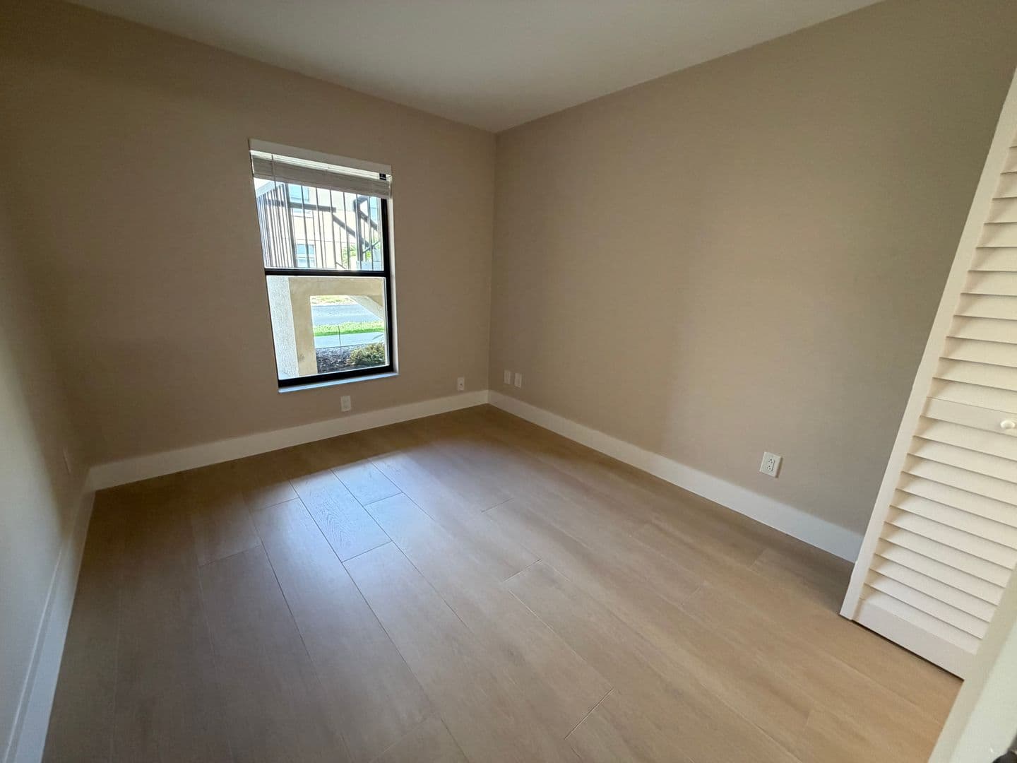 Fort Myers Condo: 5317 Summerlin Rd.