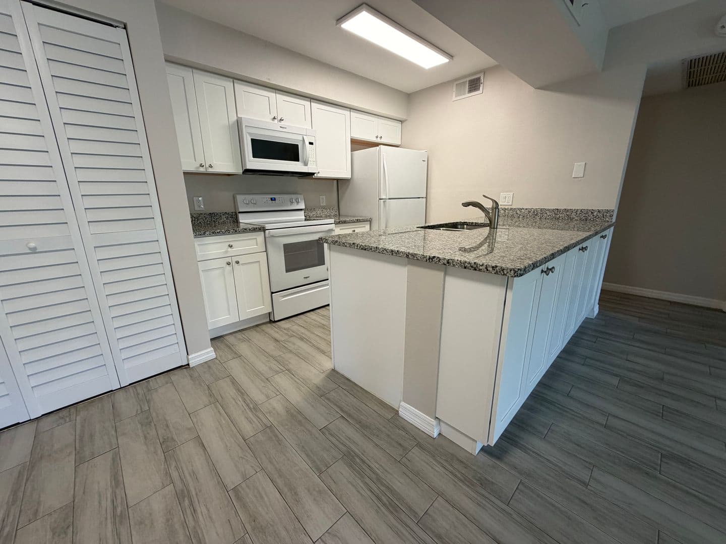 Fort Myers Condo: 5307 Summerlin Rd.