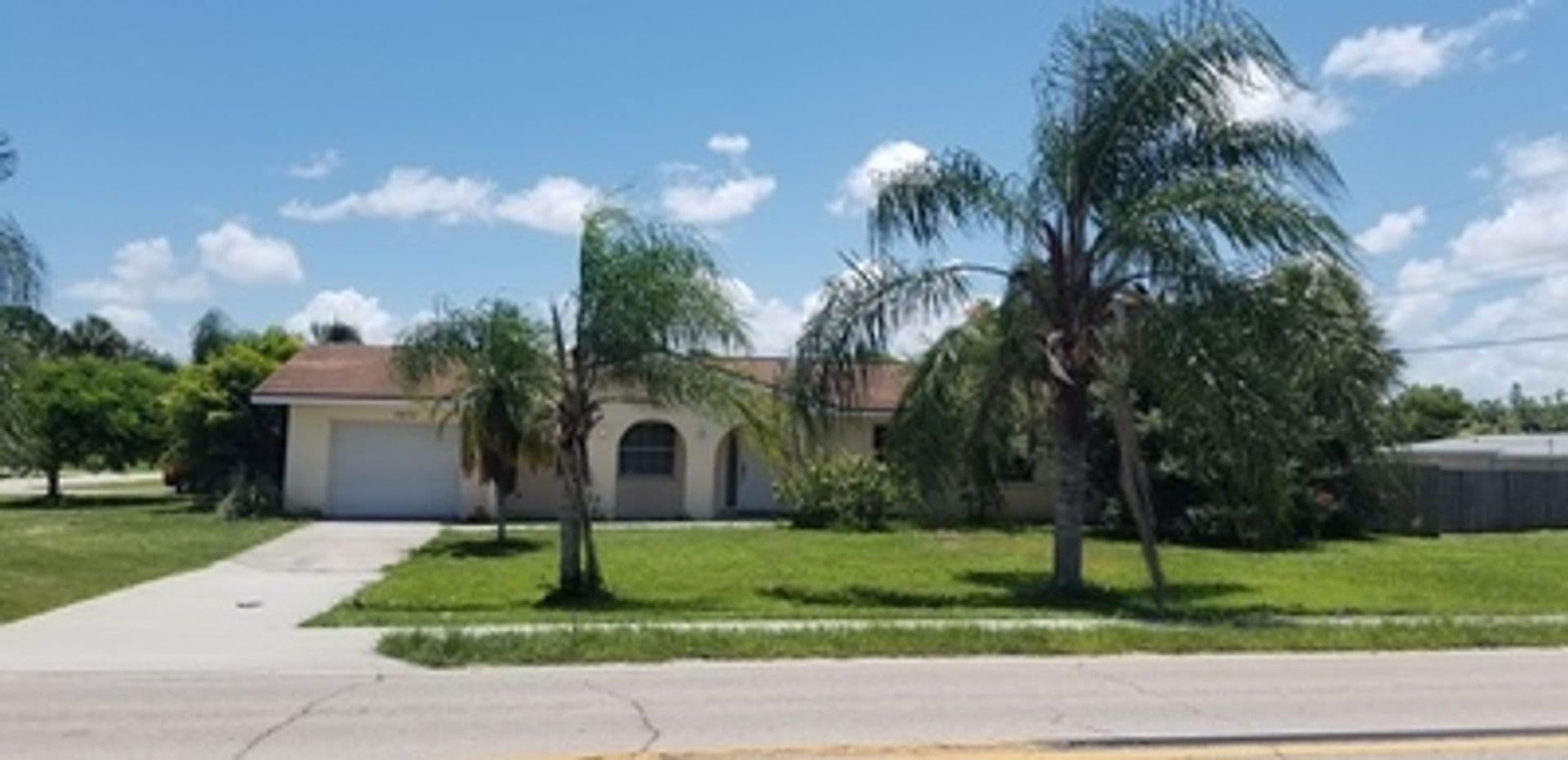 FORT MYERS House: 7472 SAN CARLOS BLVD