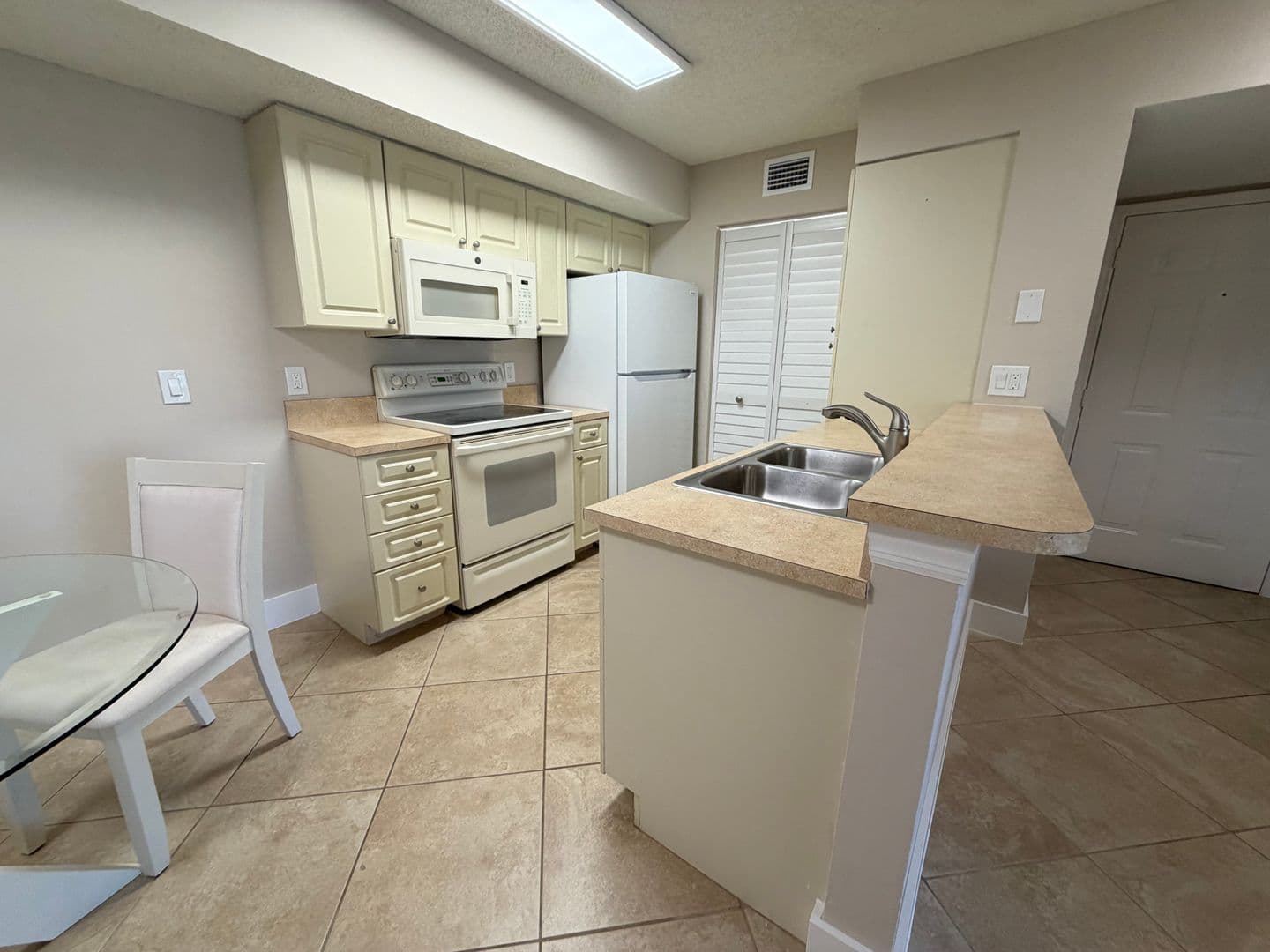 Naples Condo: 2094 Arbour Walk Cir.