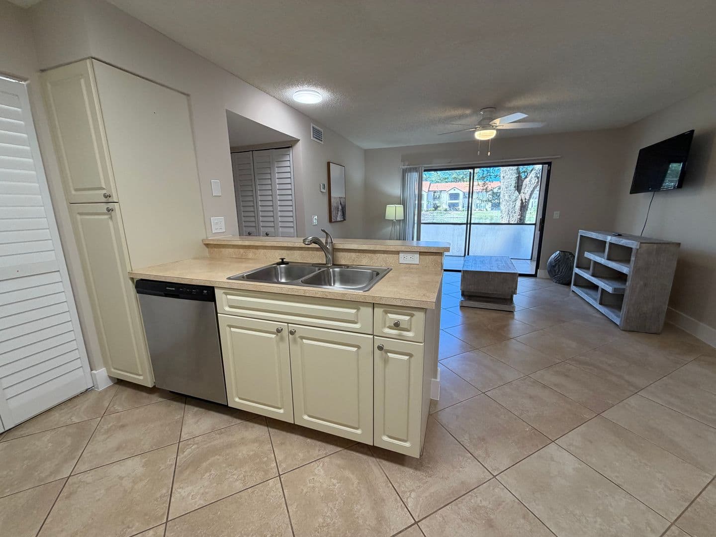 Naples Condo: 2094 Arbour Walk Cir.