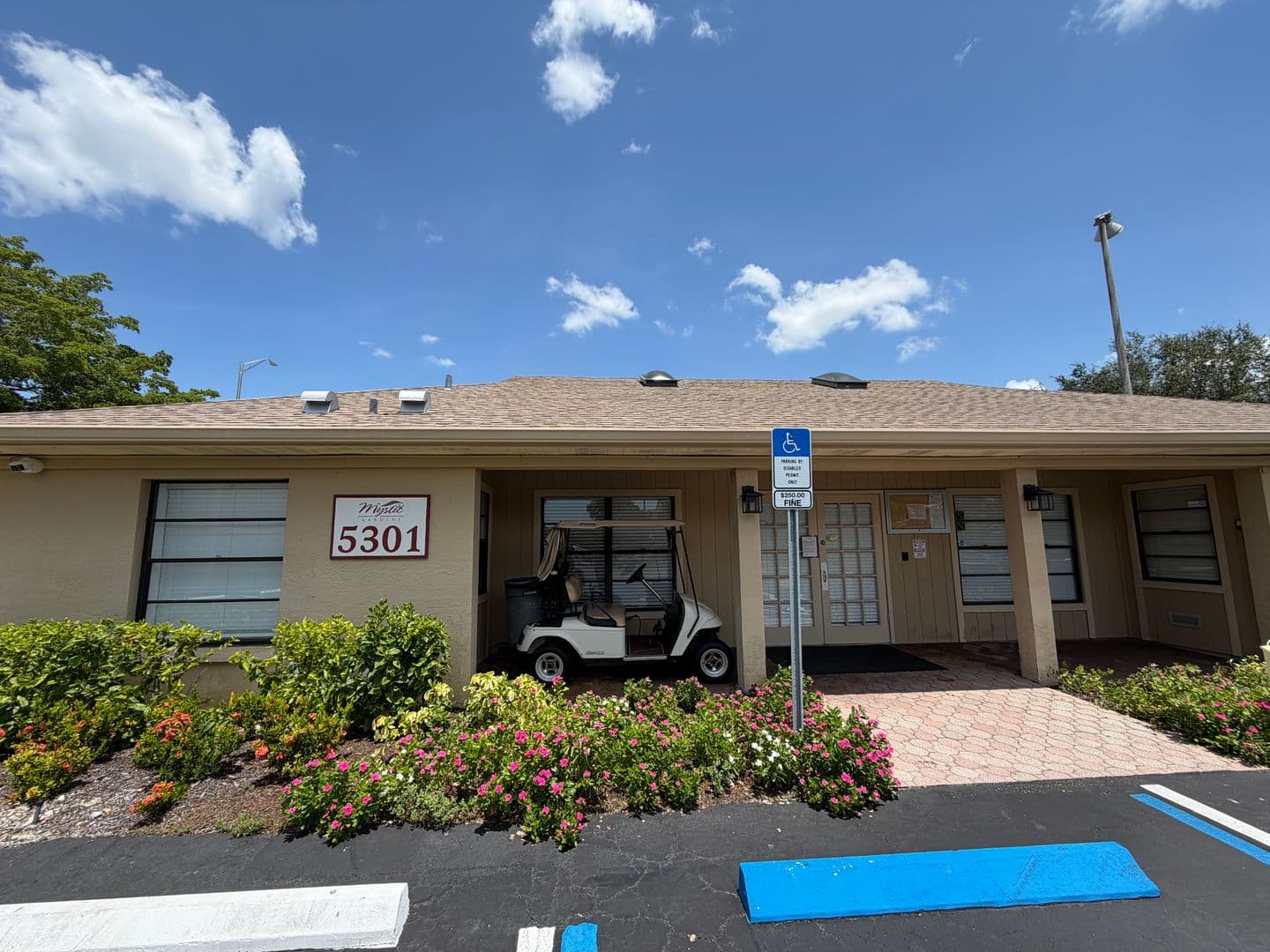 Fort Myers Condo: 5321 Summerlin Rd.
