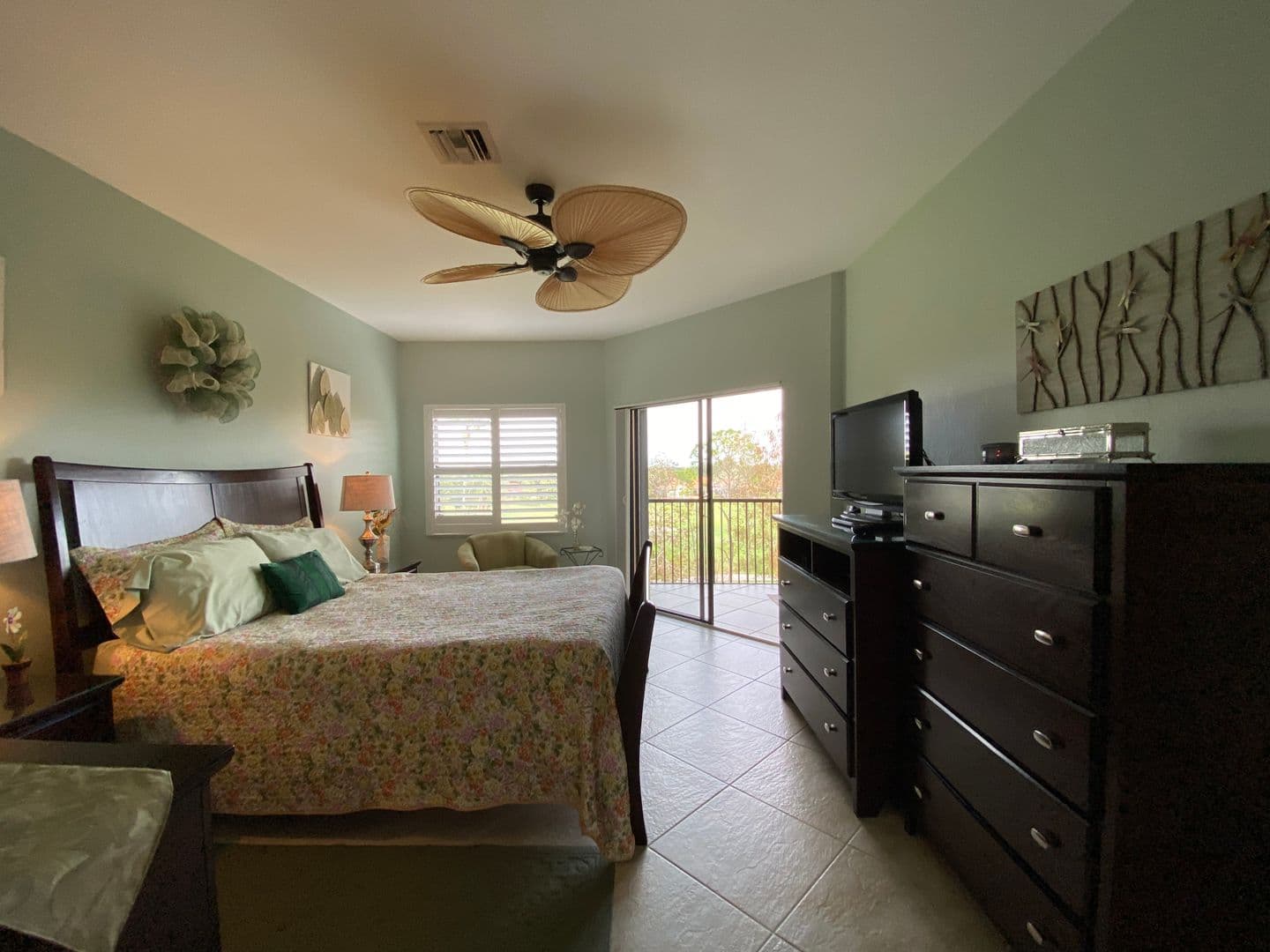 Naples Condo: 230 Vintage Cir.