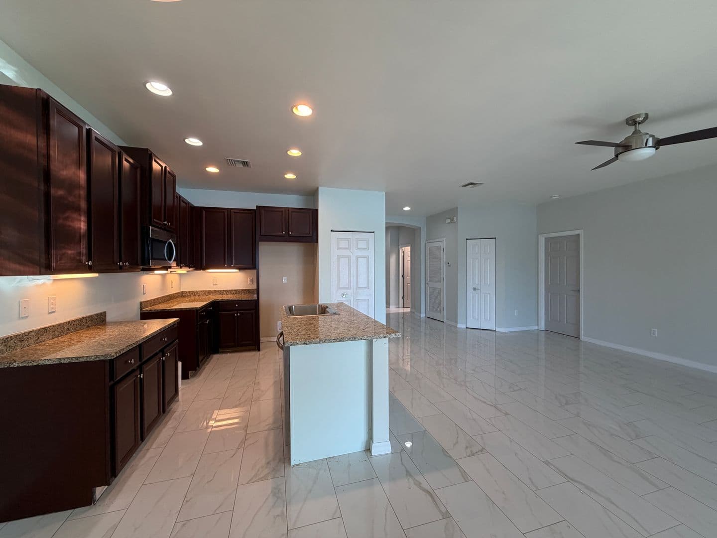 Naples House: 1484 Birdie Dr.