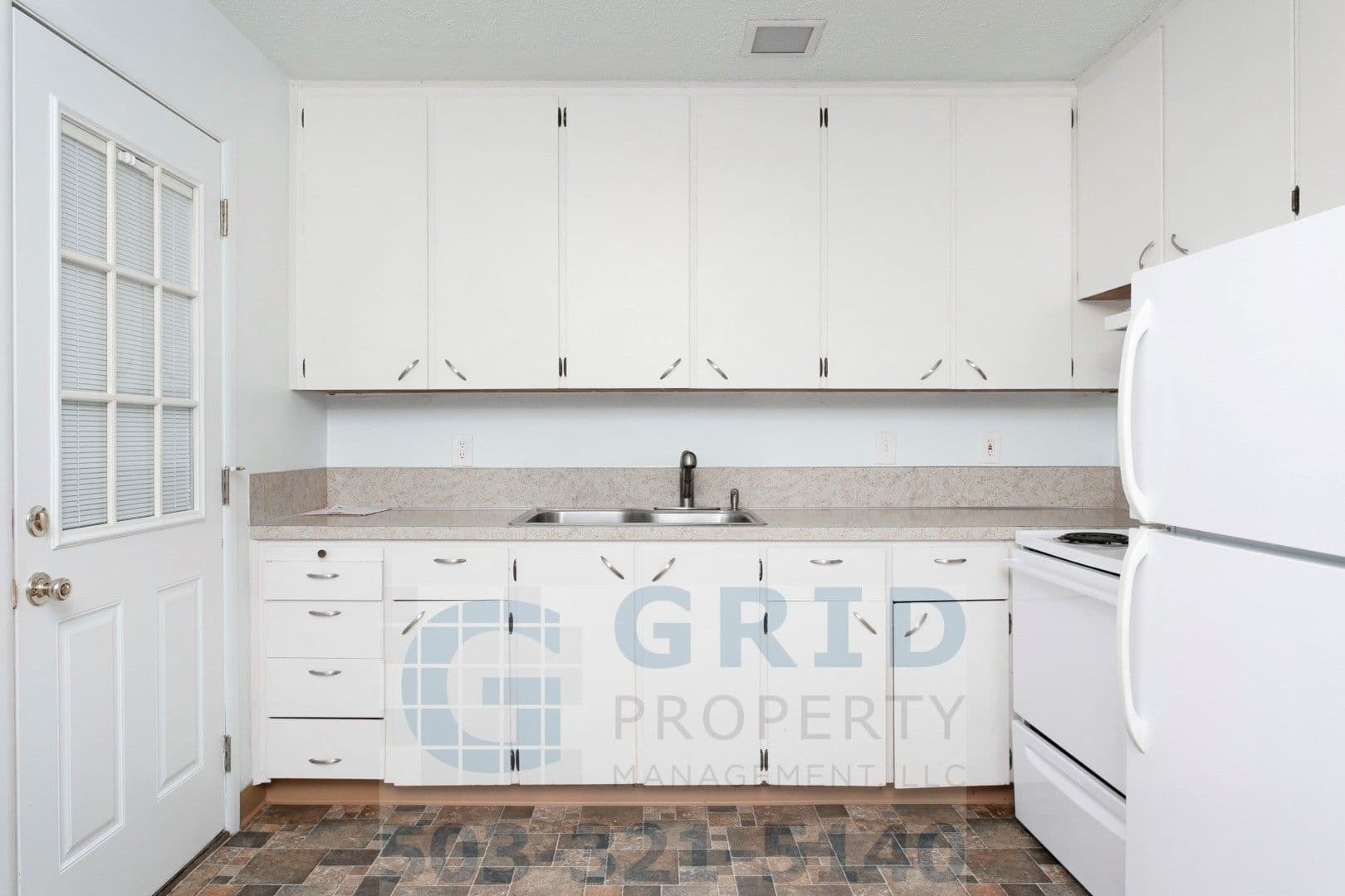 Portland Apartment: 1131 SE 17th Avenue, Unit A