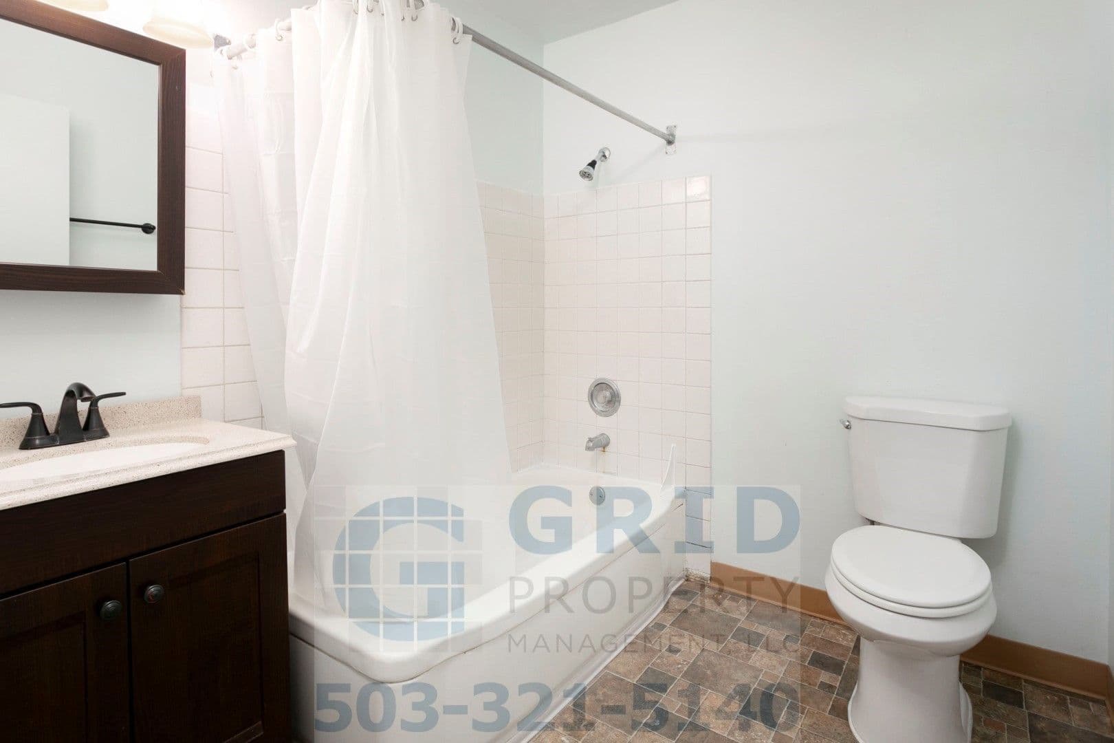 Portland Apartment: 1131 SE 17th Avenue, Unit A