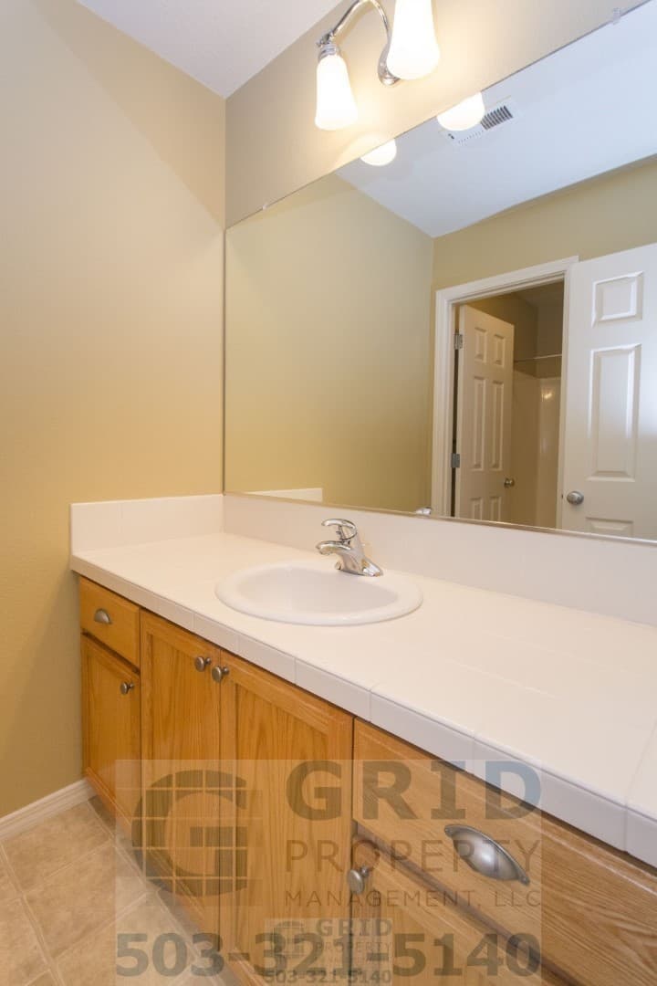 Hillsboro House: 1113 SE Alika Ave