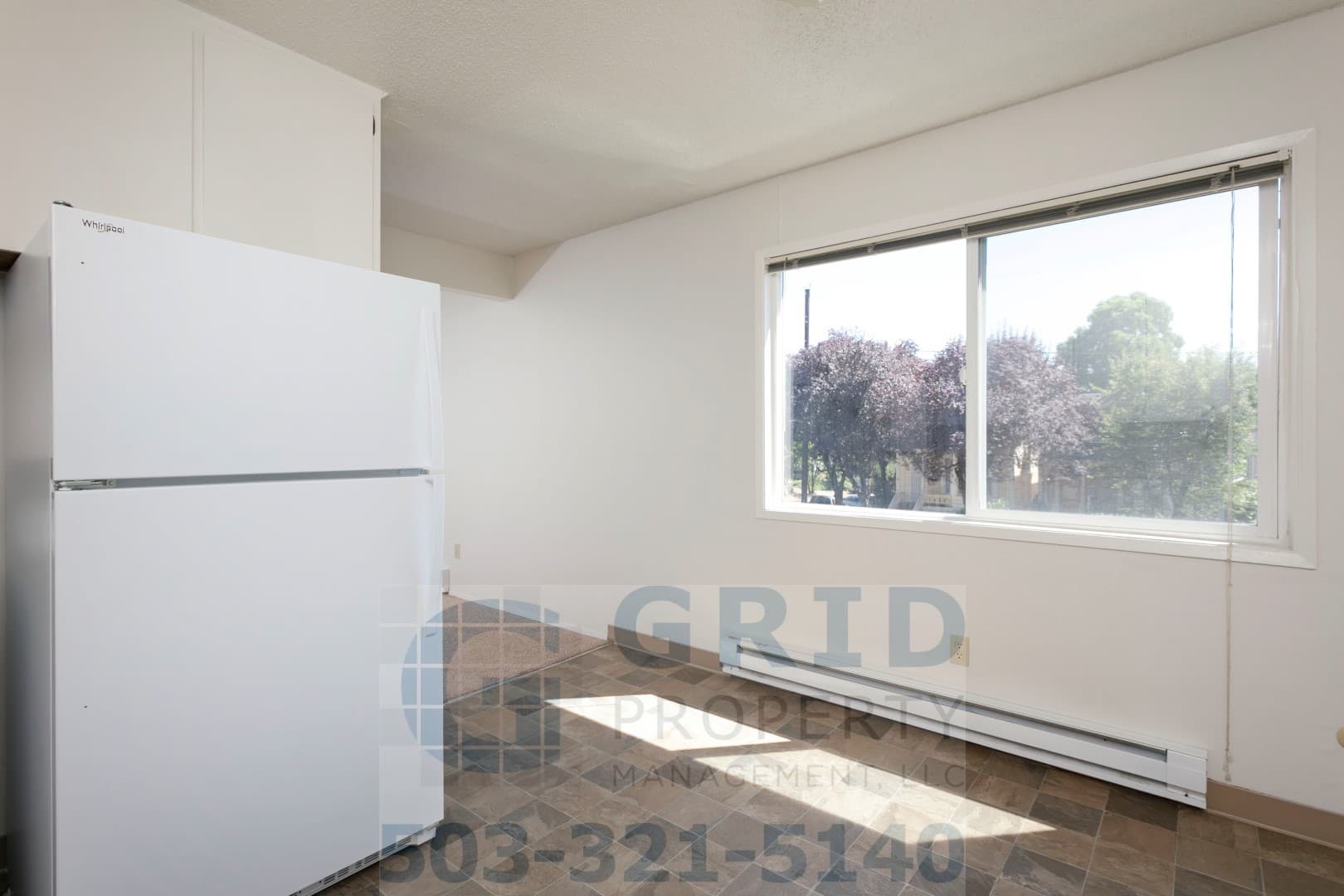 Portland Apartment: 1131 SE 17th Avenue, Unit A