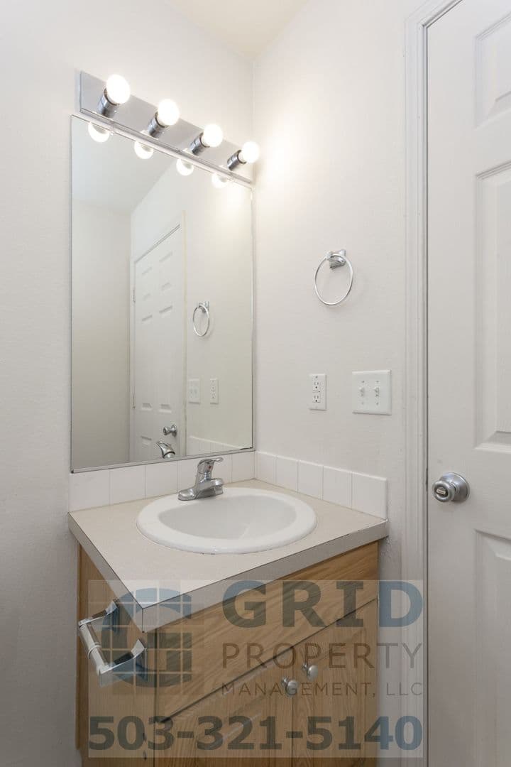 Portland Apartment: 9533-9539 N Berkeley Ave.