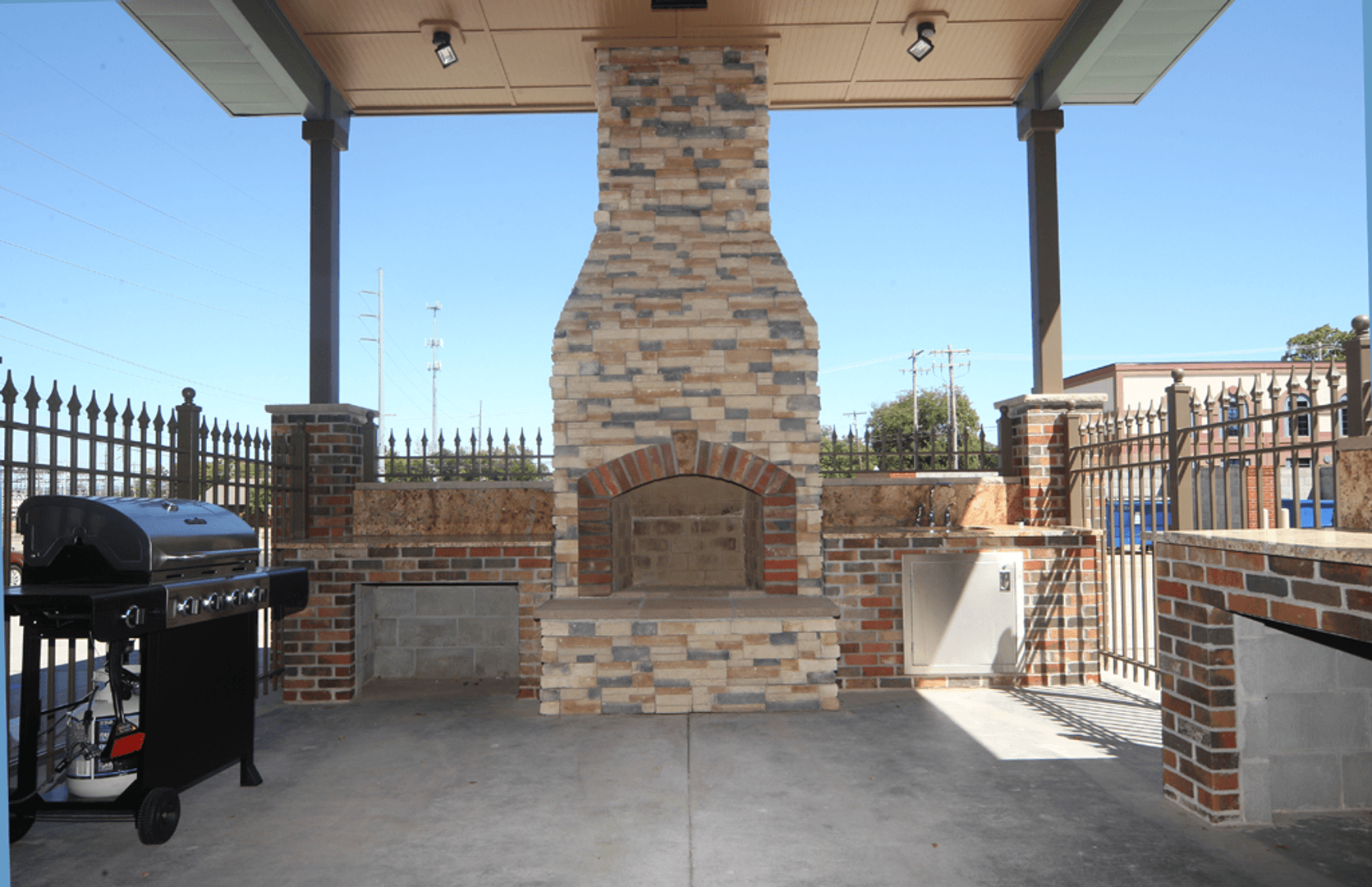 Fort Smith Apartment: 403 Garrison
