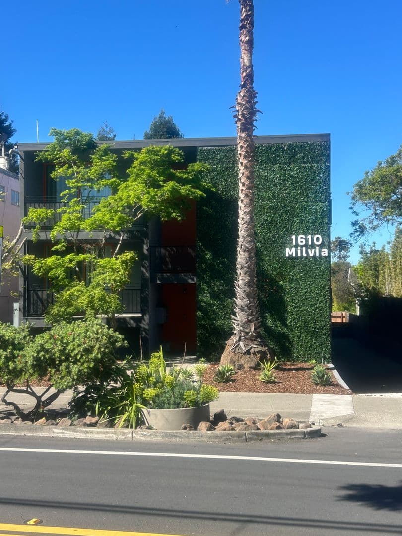 Berkeley Apartment: 1610 Milvia Street