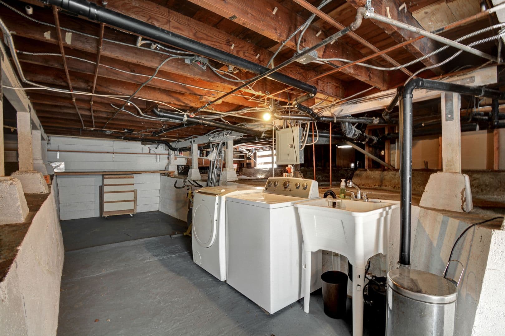 Oakland Apartment: 2775-2777 E.21st Street