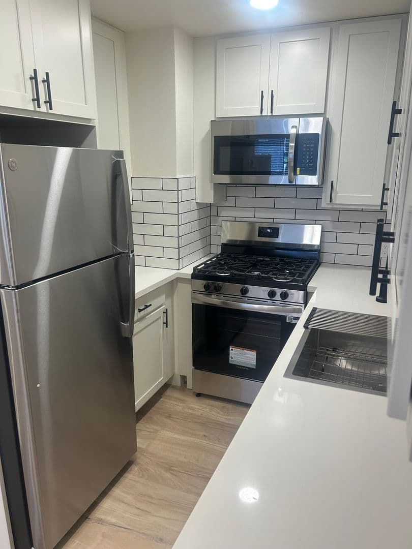 Berkeley Apartment: 1610 Milvia Street
