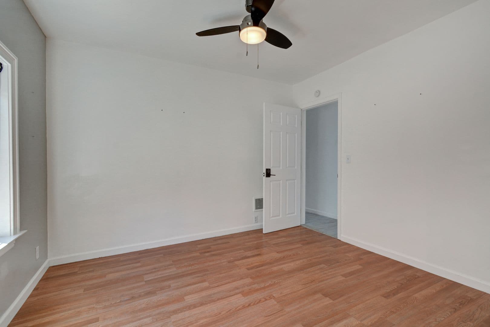 Oakland Apartment: 2775-2777 E.21st Street